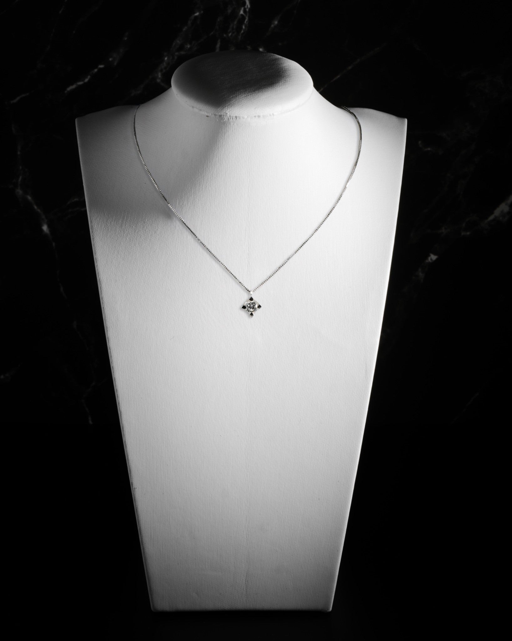 Collana Croce Essenza