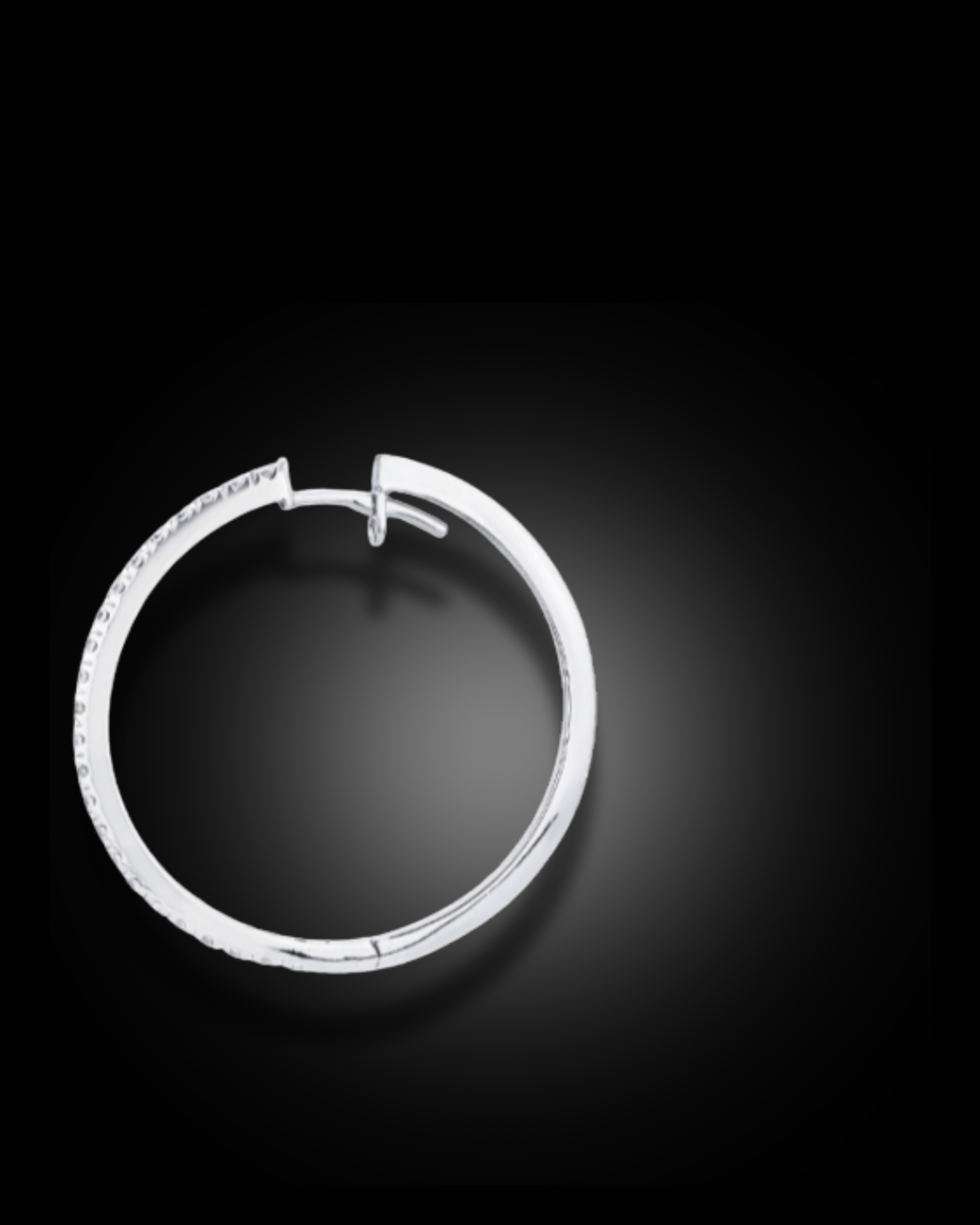 Orecchini con cerchio con diamanti